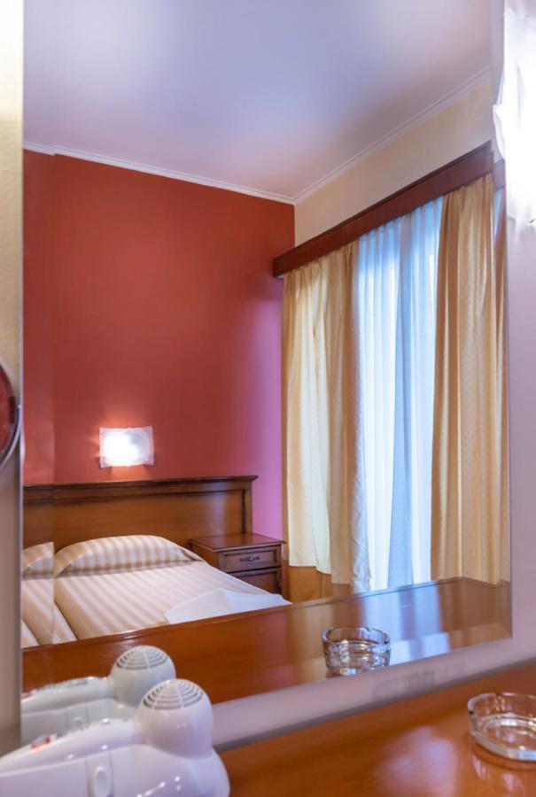 Hotel Nefeli à Kavala Extérieur photo